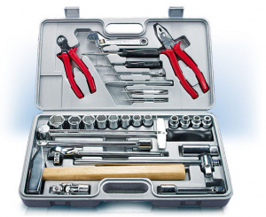 Набор инструмента Универсал 28 предметов 12-гр. головки, пластиковый футляр