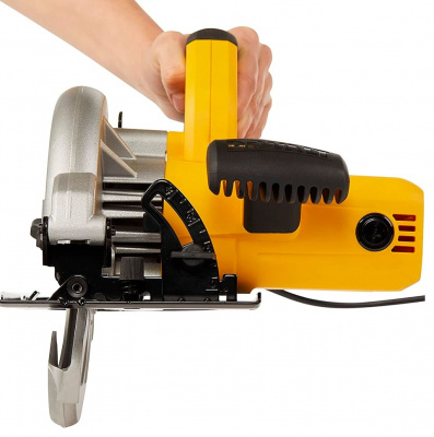 Пила циркулярная DeWALT DWE5615