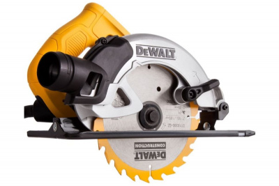 Пила циркулярная DeWALT DWE550-QS