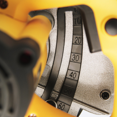 Пила циркулярная KOLNER KCS 185/1500 185мм 1500Вт