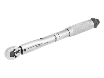 Ключ динамометрический 3/8" 5-25Нм, пласт.кейс ДЕЛО ТЕХНИКИ